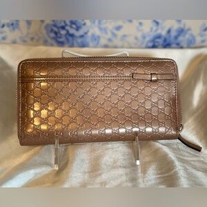 Gucci Microguccissima Pattern Rose Gold/ Pink Patent Leather Continental Wallet